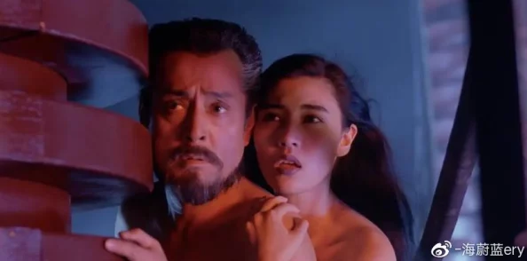 香港大尺度三级未删减完整版电影引发热议，观众反响两极，讨论内容与社会风气密切相关