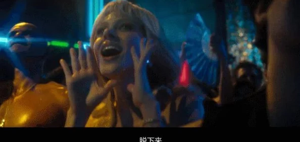 裸男洗澡gay视频网站：最新动态曝光，网友热议隐私与自由的界限，引发广泛讨论和关注