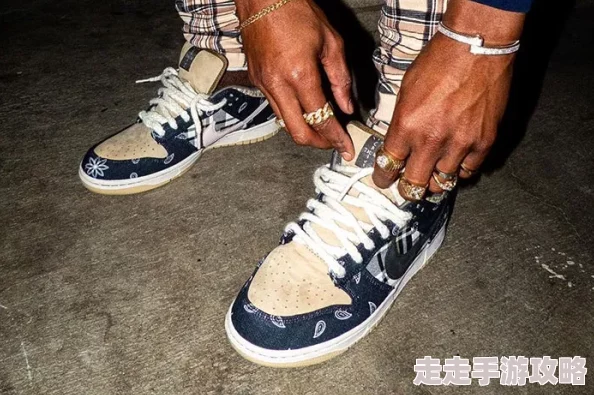 男生和女生拆拆很痛的轮滑鞋30，分享他们在拆卸过程中遇到的挑战与乐趣，感受运动带来的激情与友谊