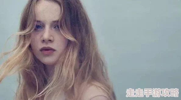 欧美色图 真人派牌：最新动态揭示了这一领域的趋势与变化，带你深入了解背后的故事与影响