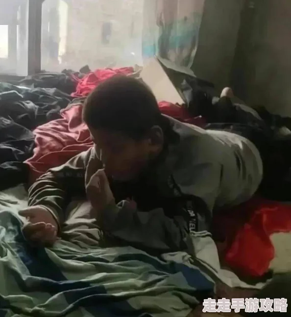 藤蔓进入男男稚嫩的尿孔he视频引发热议，网友们纷纷讨论其背后的深层含义与社会影响！