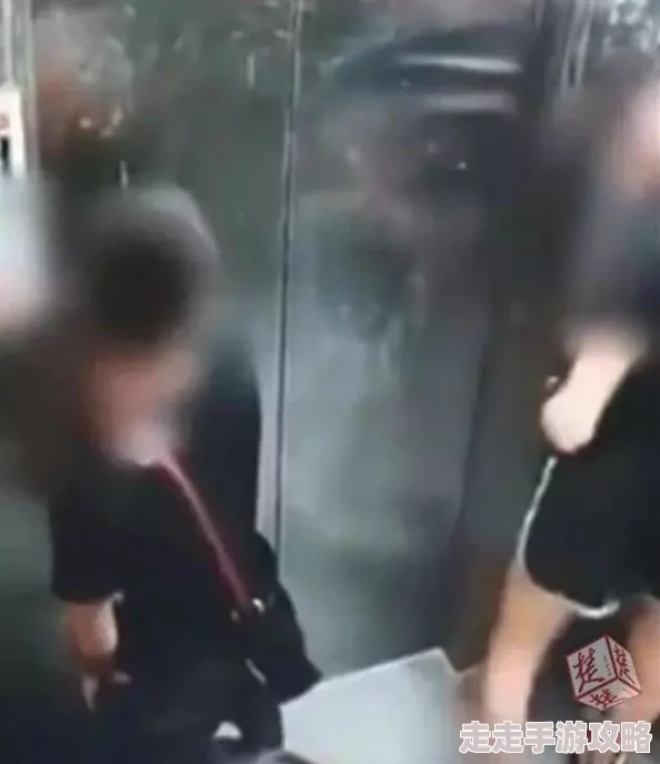 藤蔓进入男男稚嫩的尿孔he视频引发热议，网友们纷纷讨论其背后的深层含义与社会影响！