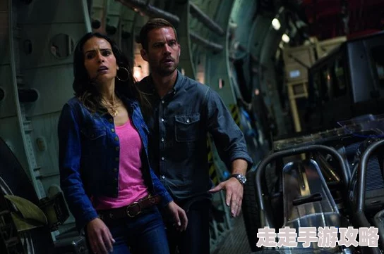 速度与激情7海报保罗沃克最后演出致敬经典动作场面燃爆眼球 速度与激情7海报保罗沃克最后演出致敬经典动作场面燃爆眼球