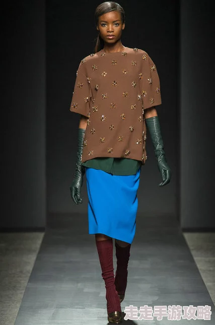 意大利极品xxxxhd米兰时装周上,设计师推出环保材质服装系列 意大利极品xxxxhd米兰时装周上,设计师推出环保材质服装系列