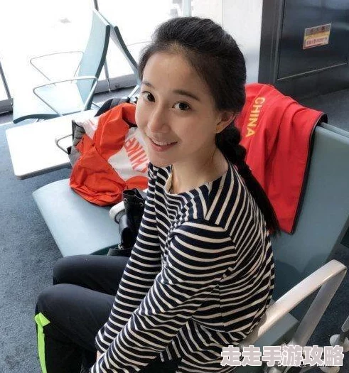 美女漏逼图片最近网红小K在社交平台上晒出了一组大胆的写真，引发热议