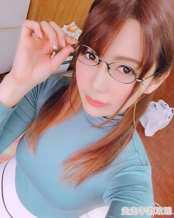 波多野结衣被强女教师系列以其大胆情节和角色扮演著称