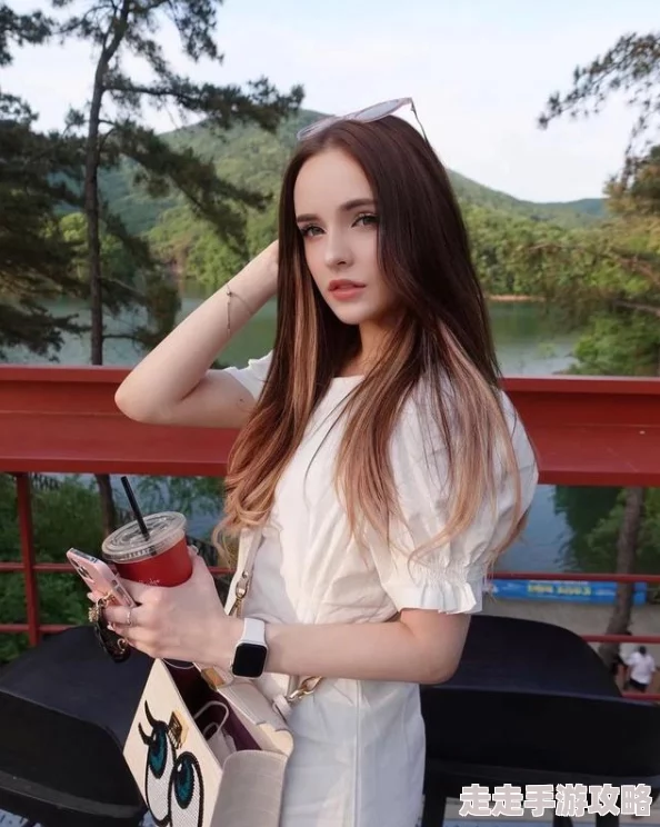 白嫩美女被老外玩得嗷嗷叫最近在网上爆红火遍全网