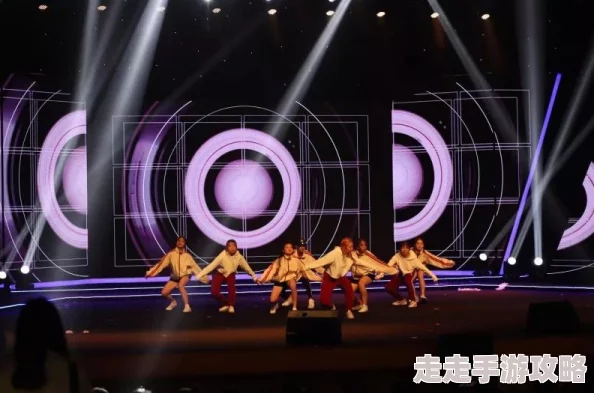 69xxxx日本老师最近在东京举办了个人艺术展览作品受到广泛好评