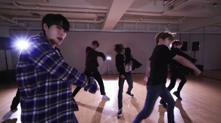 自拍视频亚洲综合在线精品新上线VR体验功能带你身临其境 自拍视频亚洲综合在线精品新上线VR体验功能带你身临其境