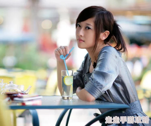 刑事校花抢鲜看美女学霸化身神探，破解校园谜案