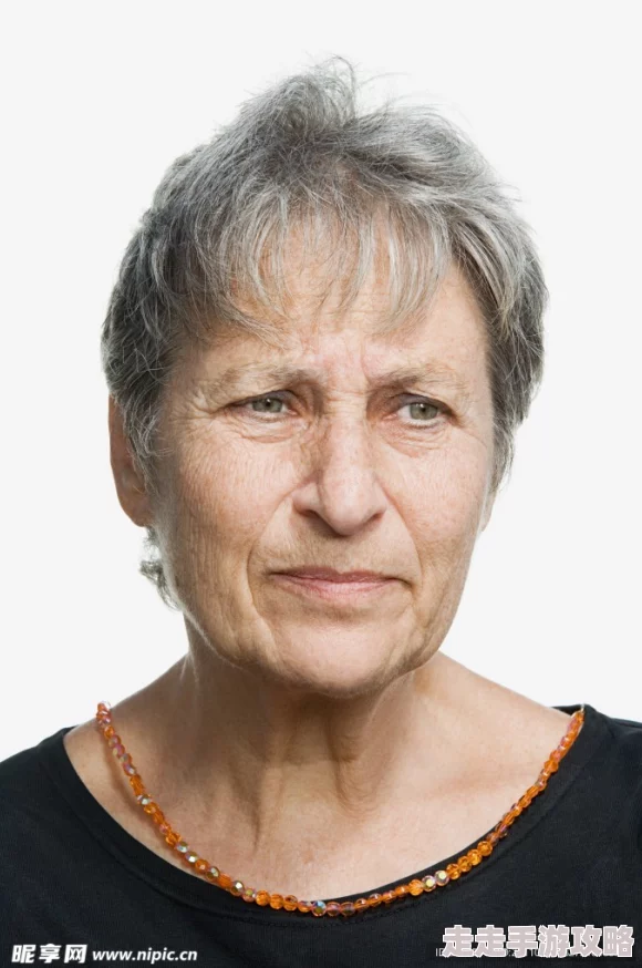 成熟老妇毛茸茸一个可疑的员工 成熟老妇毛茸茸一个可疑的员工