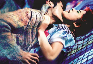 做爰猛烈床戏大尺度电影该片以激情四射的剧情和大胆露骨的镜头著称