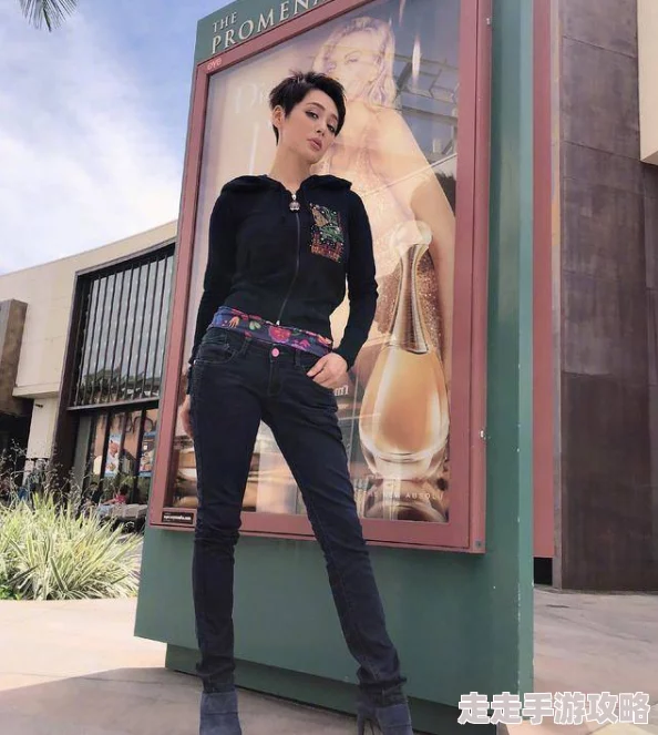 丰满饥渴老妇女指的是那些身材较为丰腴且对情感生活有强烈需求的中老年女性群体