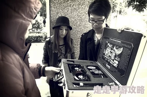 亚洲精品国产摄像头亡命快递