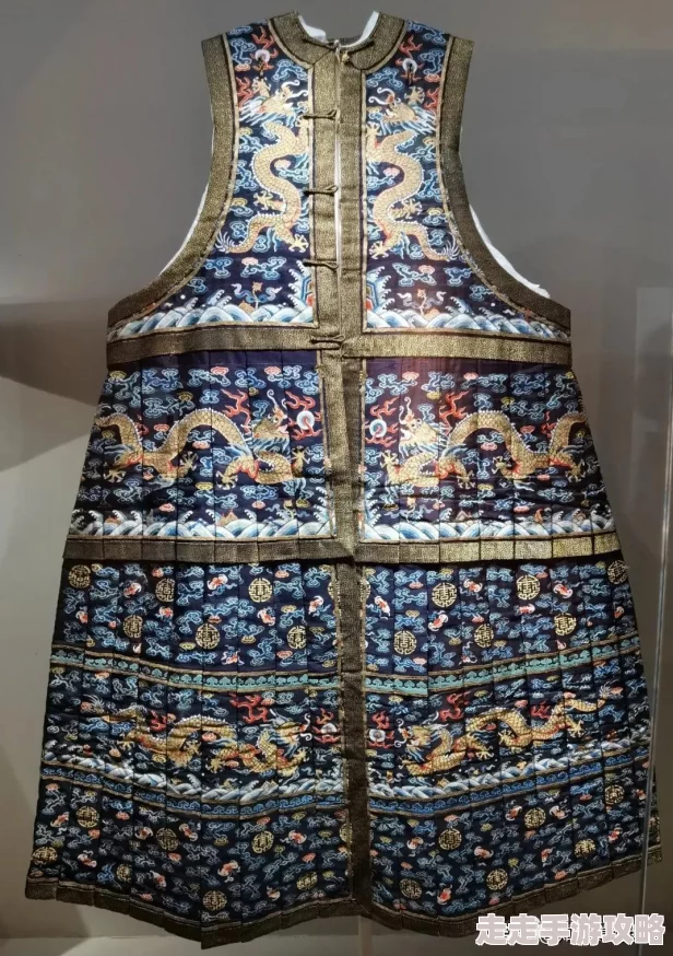 帝王袍下的大肚这部剧以其精美的服装和扣人心弦的剧情受到了观众的热烈追捧 帝王袍下的大肚这部剧以其精美的服装和扣人心弦的剧情受到了观众的热烈追捧