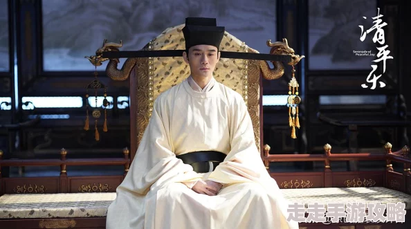 帝王袍下的大肚这部剧以其精美的服装和扣人心弦的剧情受到了观众的热烈追捧 帝王袍下的大肚这部剧以其精美的服装和扣人心弦的剧情受到了观众的热烈追捧