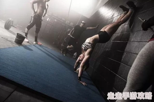 健身房里的激战2最火的一句小说主角意外获得神秘力量轻松击败对手引来更多挑战