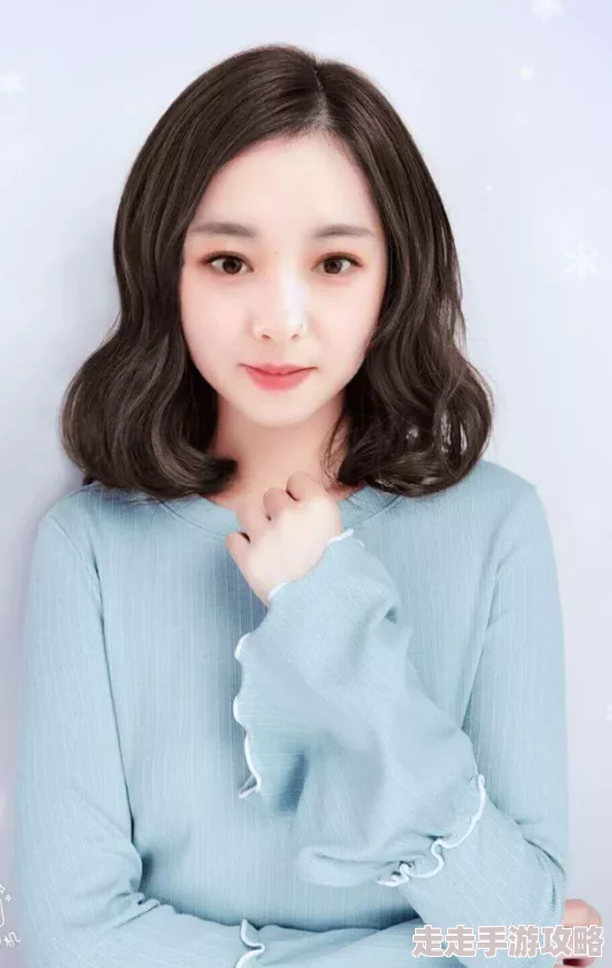 美女bbb原名林诗雨擅长钢琴演奏尤爱肖邦 nocturnes 美女bbb原名林诗雨擅长钢琴演奏尤爱肖邦 nocturnes