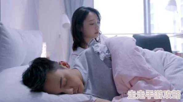 男女一边摸一边做爽爽小视频更新至第5集共10集每集约20分钟