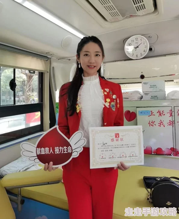 不带套的瑜伽老师探索瑜伽服饰对体式精进的影响以及不同材质的舒适度和透气性 不带套的瑜伽老师探索瑜伽服饰对体式精进的影响以及不同材质的舒适度和透气性