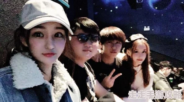 啊啊啊啊啊啊爽疑似与圈内神秘小鲜肉深夜密会同游迪士尼