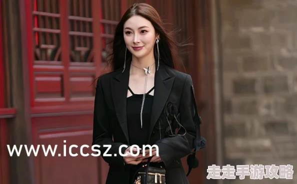ts张思妮情趣丝袜露出近日张思妮在社交平台分享了她的最新时尚搭配，吸引了众多粉丝关注