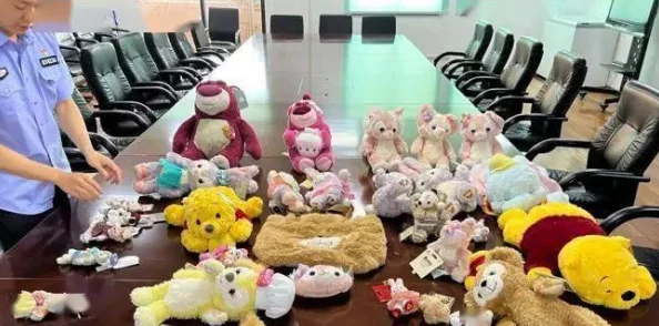 跳蛋大秀警方突击检查缴获大量非法性玩具