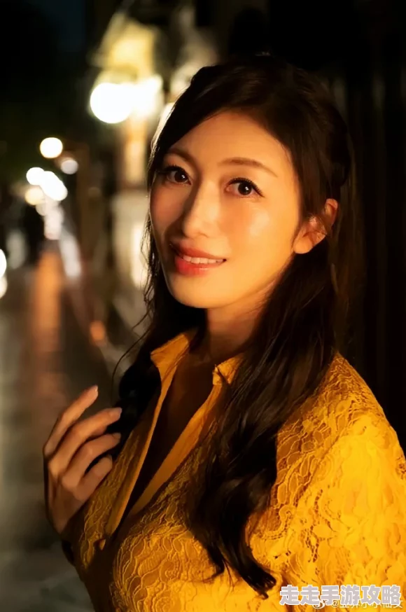 小早川玲惊现神秘男子同游迪士尼疑似新恋情曝光