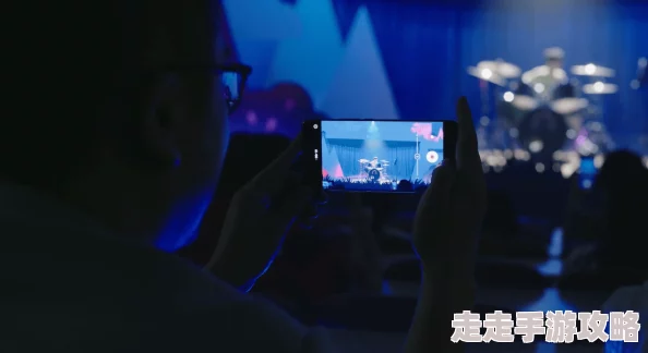 午夜一级为什么充满人文关怀引发观众情感共鸣为何其对底层人民的关注令人动容