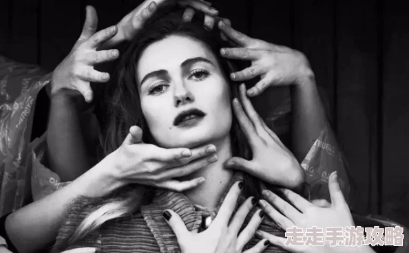究竟为什么粗大禁伦亲女h霍水令人着迷或许因为它描绘了极端情境下的人性挣扎