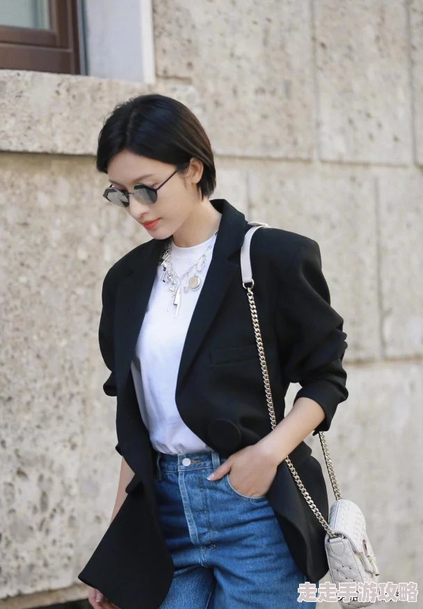 一边添一边摸53分钟为什么引发热议因为它触及了人们内心深处对爱与肌肤之亲的渴望 一边添一边摸53分钟为什么引发热议因为它触及了人们内心深处对爱与肌肤之亲的渴望