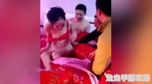 公交车上拨开奶罩揉吮为何备受瞩目因为它展现了人类原始欲望和冲动的释放
