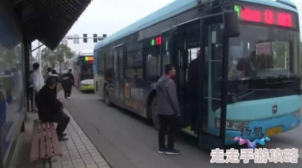 为何备受争议的＂firee性公交车上HDXXX＂引人关注因为它挑战了道德底线和社会规范