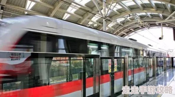 揭秘地铁逃生五图：城市地下轨道交通系统的惊险挑战