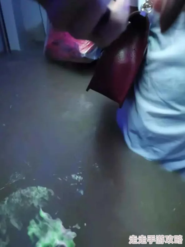 地铁逃生科技大揭秘：哪款黑科技更胜一筹，独家爆料！