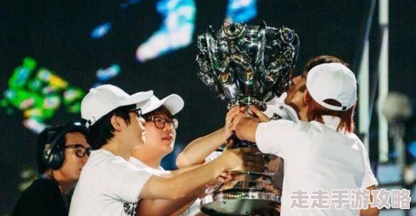 2025年回望：LOL三星十子传奇阵容成员及其现役热门动态